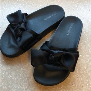 Girls Steve Madden Slide with Satin bow